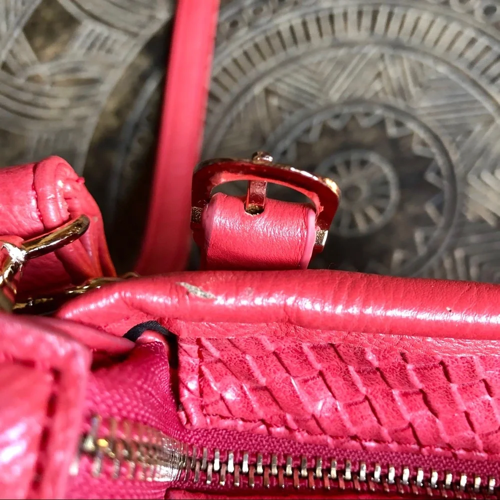 3/$20 JUST MILLIE Woven Pattern Crossbody Bucket Bag Purse Pink